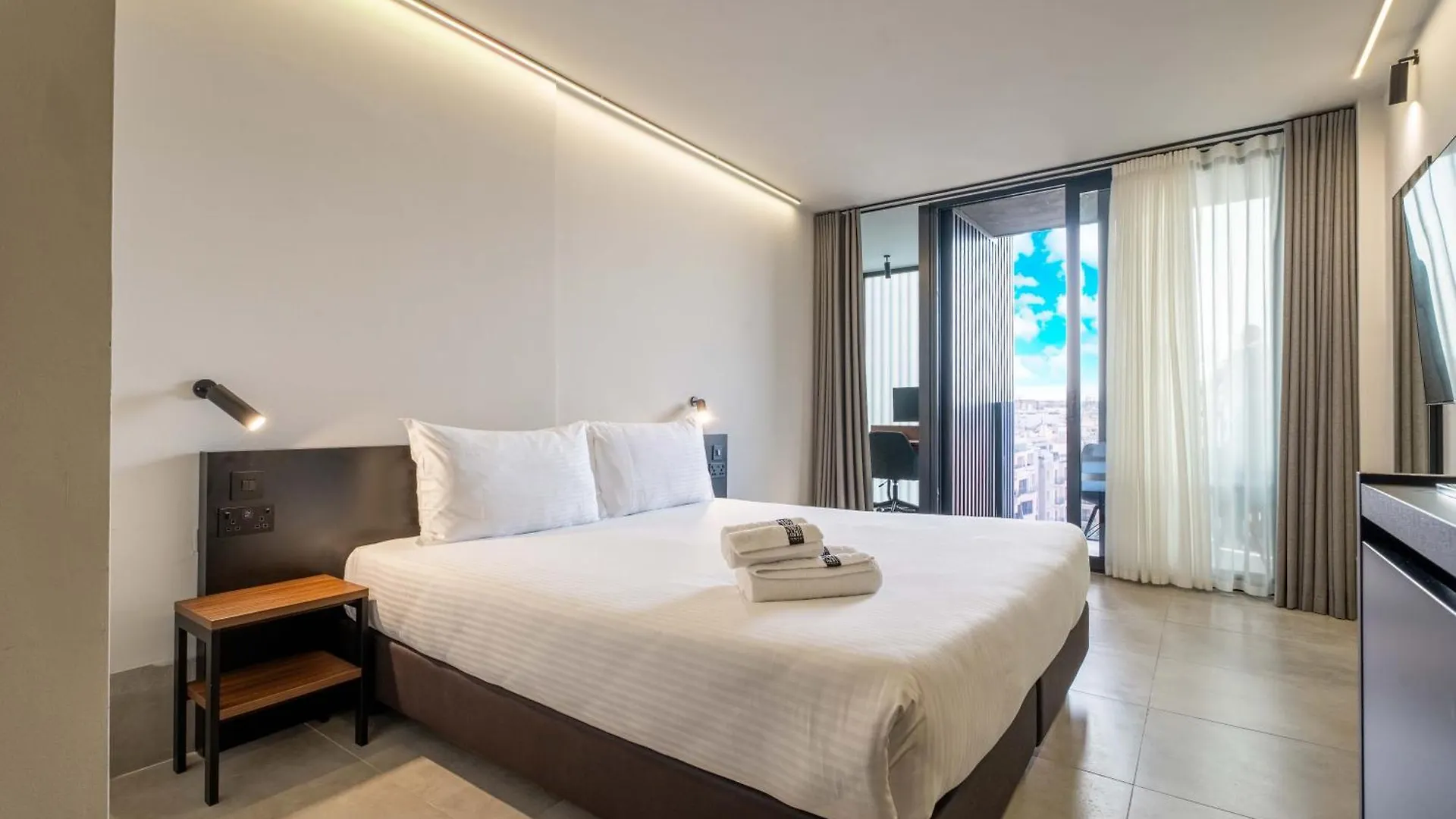 ***  Onyx Hotel Saint Julian's Malta